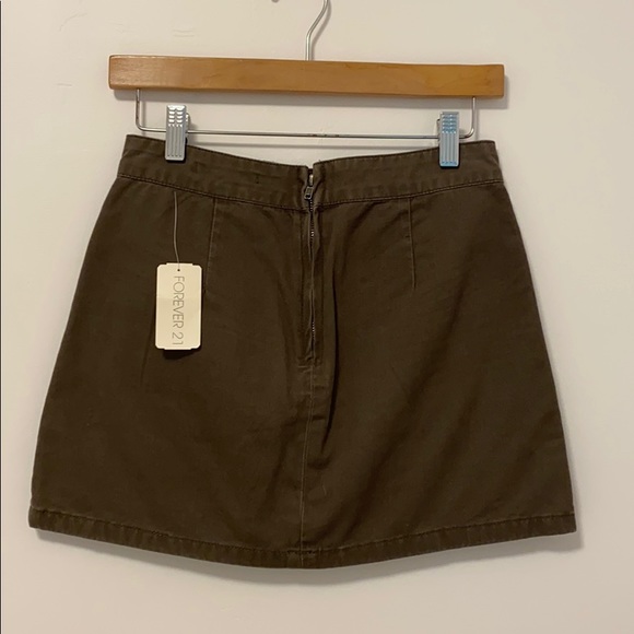 Short dark olive skirt - Picture 3 of 3